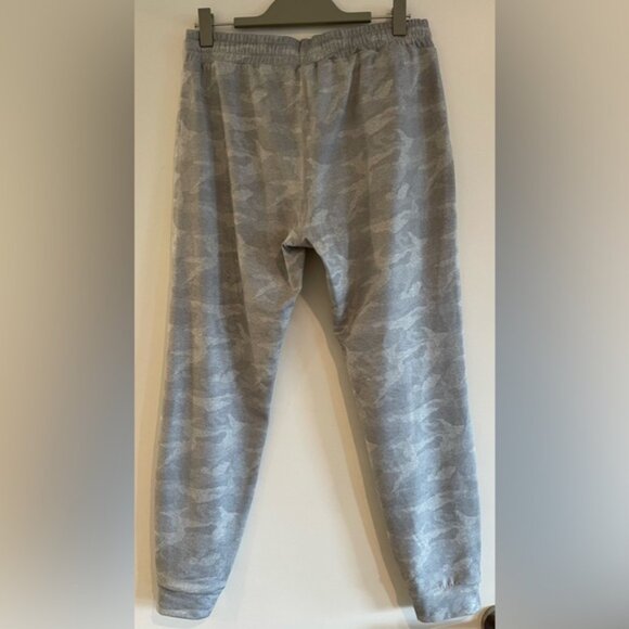Vuori joggers, gray camo, size M - Picture 5 of 7